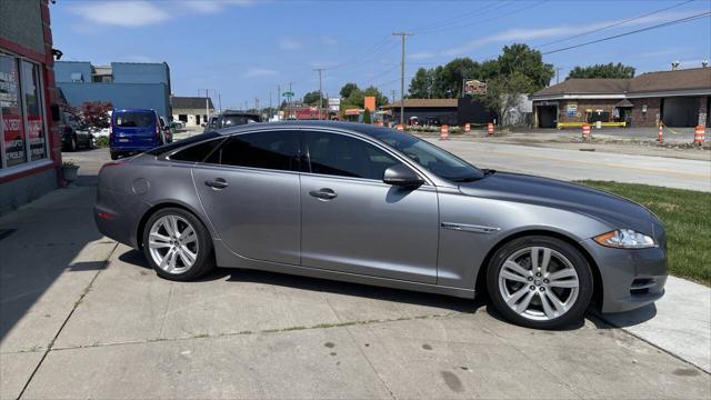 Photo of 2013 Rhodium Silver Metallic Jaguar XJ