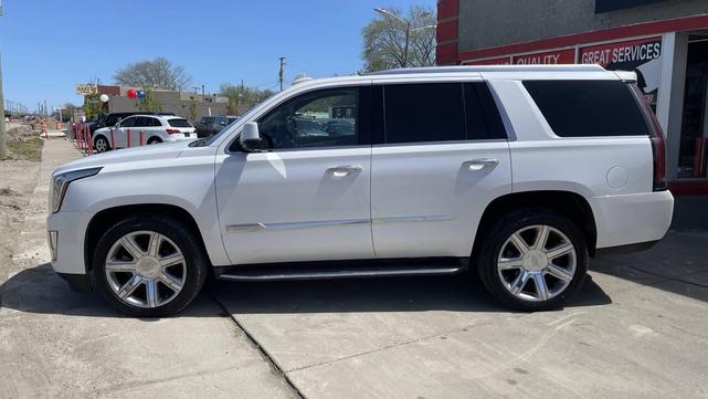 Photo of 2016 Crystal White Tricoat Cadillac Escalade