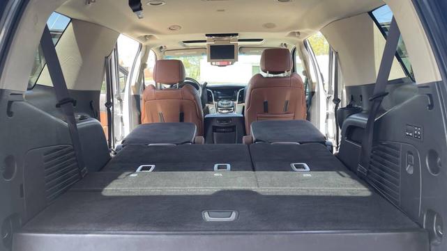 Photo of 2016 Crystal White Tricoat Cadillac Escalade