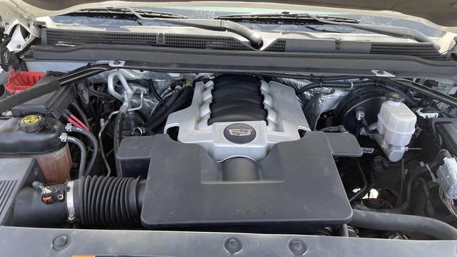 Photo of 2016 Crystal White Tricoat Cadillac Escalade