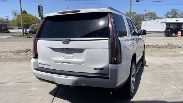 Photo of 2016 Crystal White Tricoat Cadillac Escalade