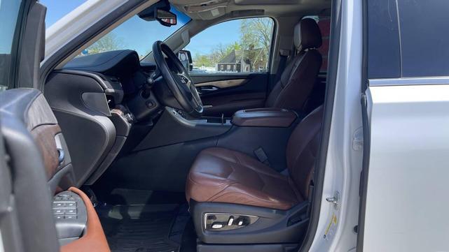 Photo of 2016 Crystal White Tricoat Cadillac Escalade