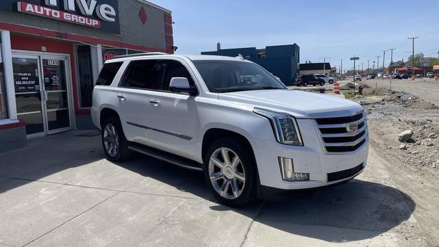 Photo of 2016 Crystal White Tricoat Cadillac Escalade