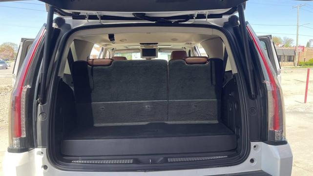 Photo of 2016 Crystal White Tricoat Cadillac Escalade