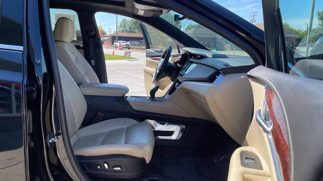 Photo of 2017 Stellar Black Metallic Cadillac XT5