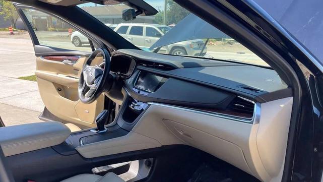 Photo of 2017 Stellar Black Metallic Cadillac XT5