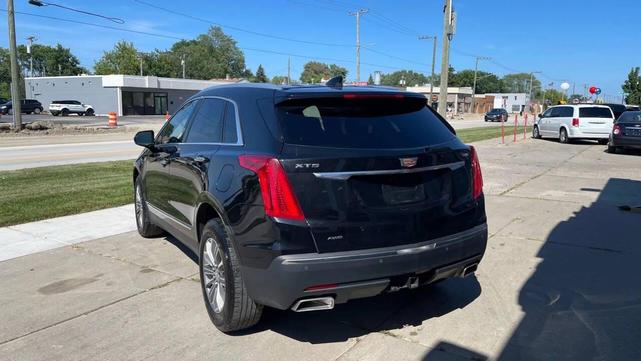 Photo of 2017 Stellar Black Metallic Cadillac XT5