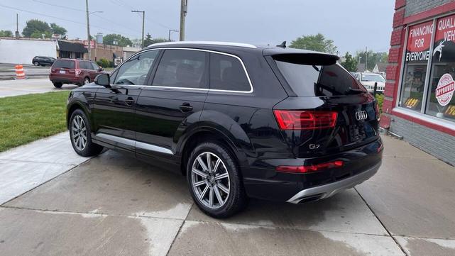 Photo of 2017 Black Audi Q7