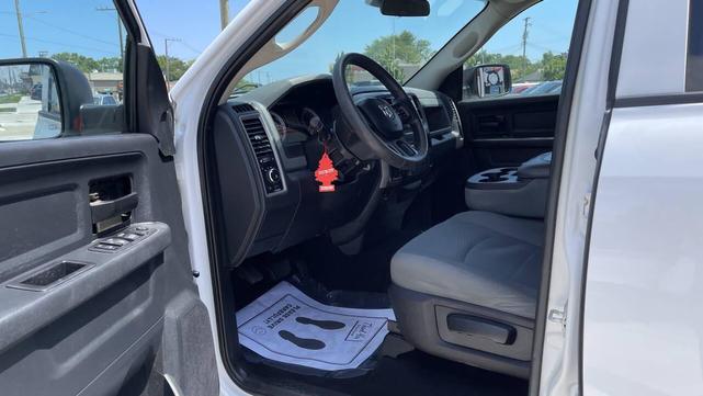 Photo of 2017 Bright White Clearcoat RAM 1500