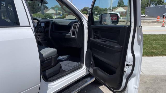 Photo of 2017 Bright White Clearcoat RAM 1500