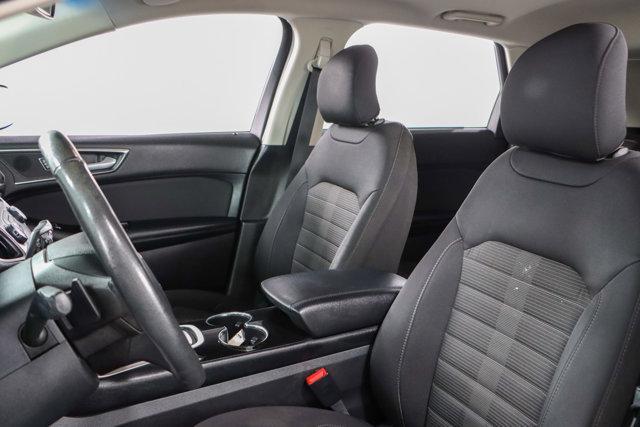Photo of 2016 Blue Ford Edge