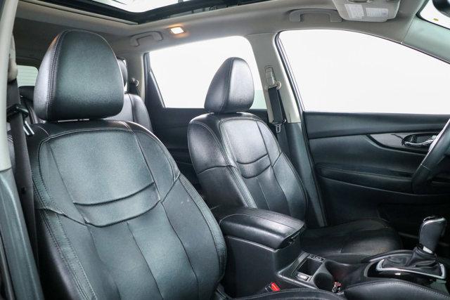 Photo of 2019 Magnetic Black Pearl Nissan Rogue