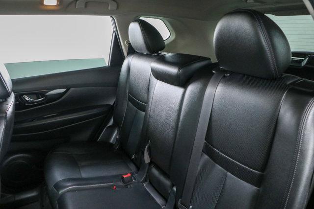 Photo of 2019 Magnetic Black Pearl Nissan Rogue