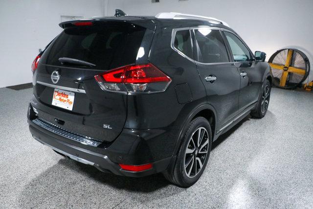 Photo of 2019 Magnetic Black Pearl Nissan Rogue