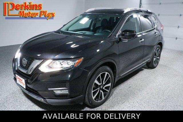 Photo of 2019 Magnetic Black Pearl Nissan Rogue