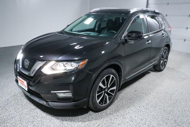 Photo of 2019 Magnetic Black Pearl Nissan Rogue