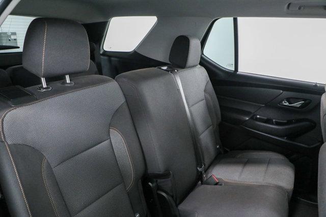 Photo of 2020 Silver Ice Metallic Chevrolet Traverse