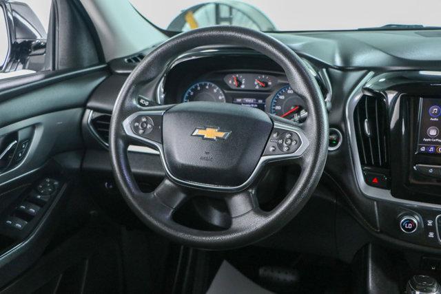 Photo of 2020 Silver Ice Metallic Chevrolet Traverse