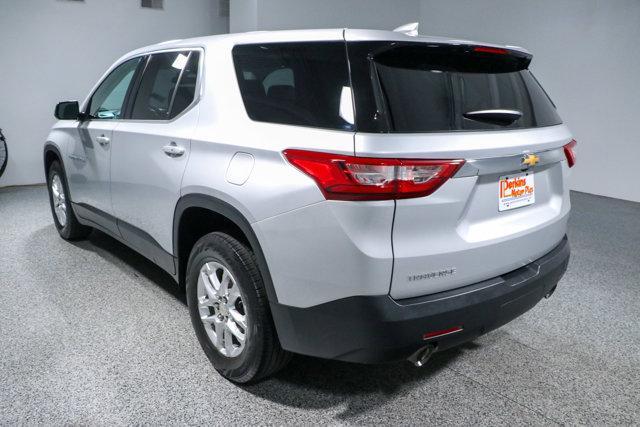 Photo of 2020 Silver Ice Metallic Chevrolet Traverse