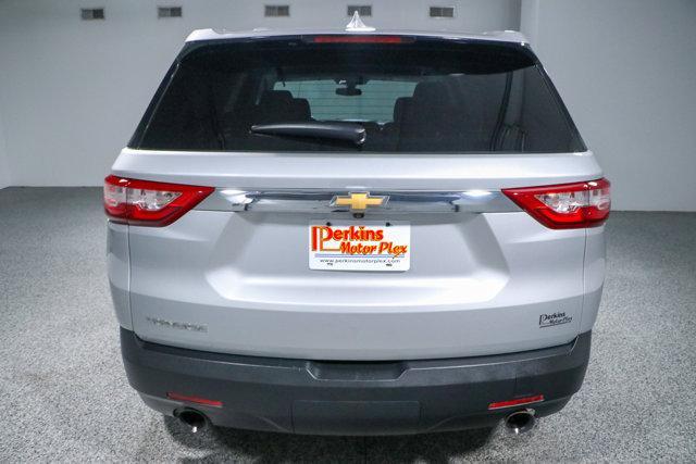 Photo of 2020 Silver Ice Metallic Chevrolet Traverse