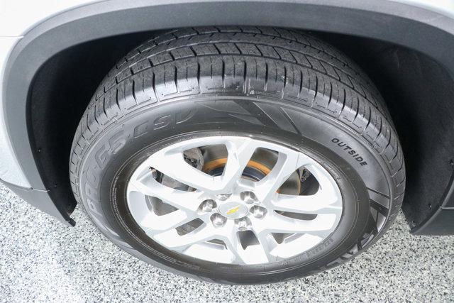 Photo of 2020 Silver Ice Metallic Chevrolet Traverse