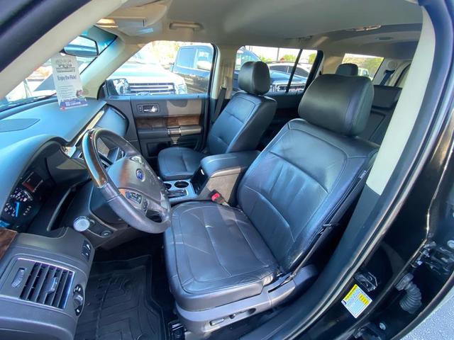 Photo of 2018 Black Ford Flex