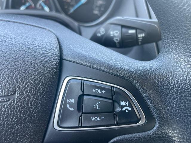 Photo of 2015 Silver Ford Focus