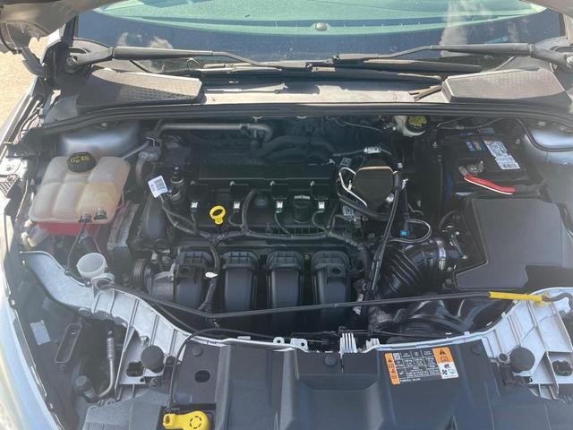 Photo of 2015 Silver Ford Focus