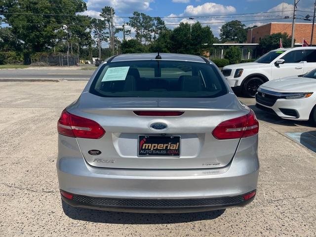 Photo of 2015 Silver Ford Focus