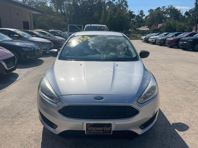 Photo of 2015 Silver Ford Focus