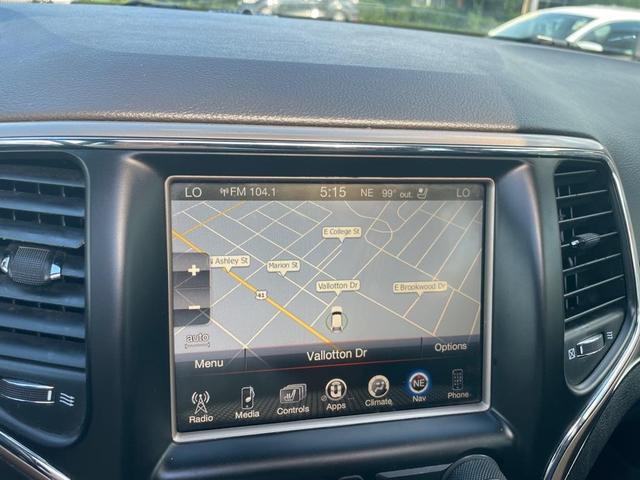 Photo of 2015 Silver Jeep Grand Cherokee