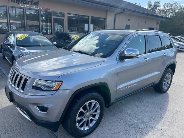 Photo of 2015 Silver Jeep Grand Cherokee