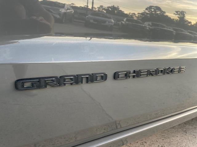 Photo of 2020 Gray Jeep Grand Cherokee