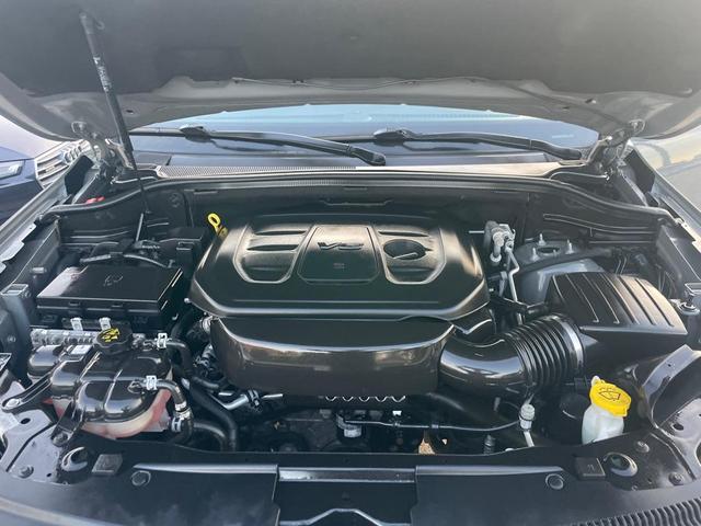 Photo of 2020 Gray Jeep Grand Cherokee