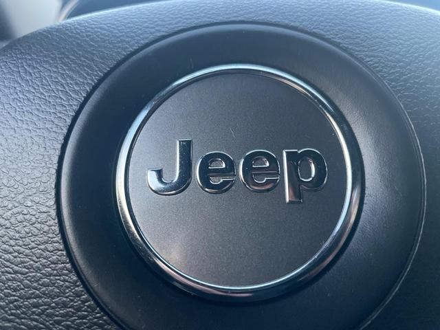 Photo of 2020 Gray Jeep Grand Cherokee