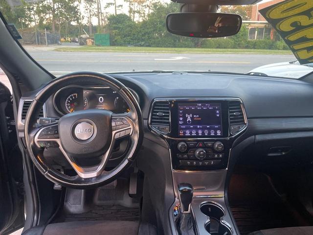 Photo of 2020 Gray Jeep Grand Cherokee