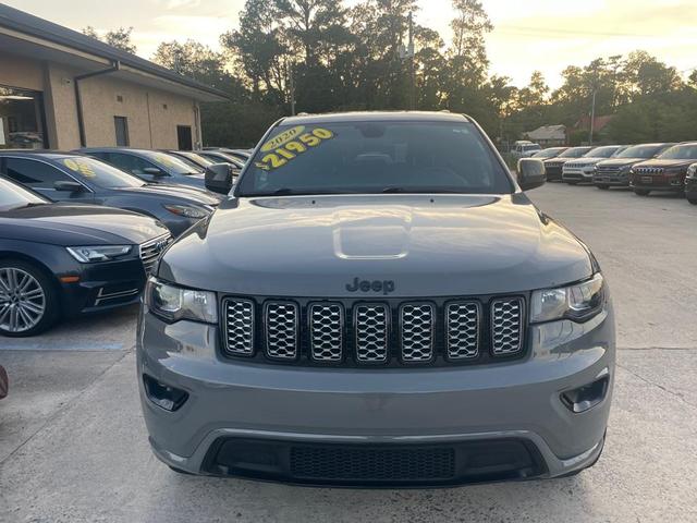 Photo of 2020 Gray Jeep Grand Cherokee