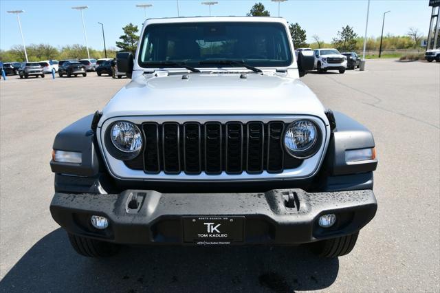 Photo of 2024 Silver Zynith Clearcoat Jeep Wrangler