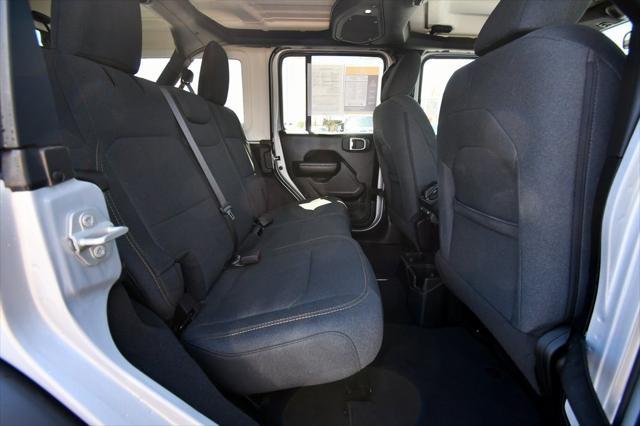 Photo of 2024 Silver Zynith Clearcoat Jeep Wrangler