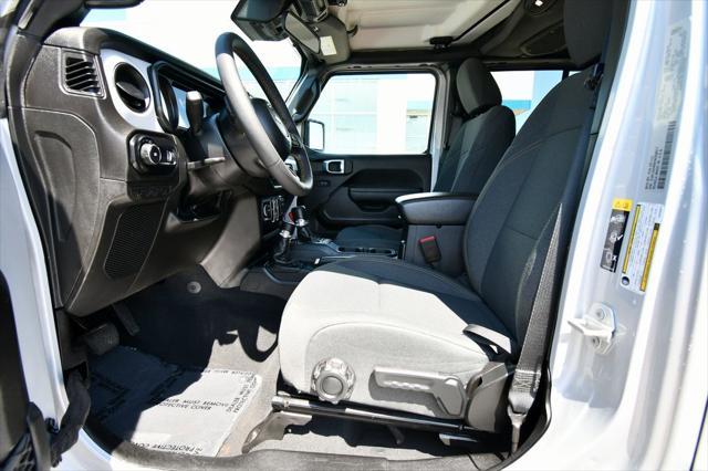 Photo of 2024 Silver Zynith Clearcoat Jeep Wrangler