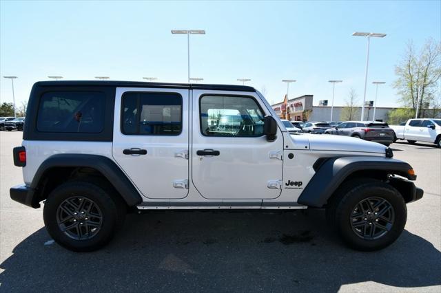 Photo of 2024 Silver Zynith Clearcoat Jeep Wrangler