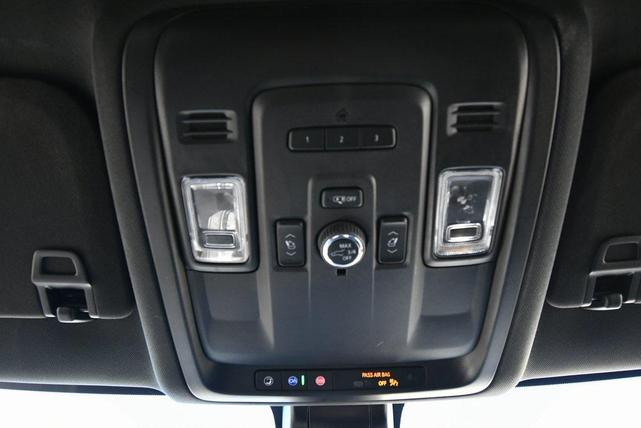 Photo of 2022 Summit White Chevrolet Suburban