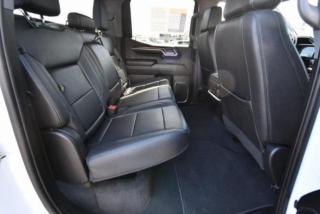 Photo of 2023 Summit White GMC Sierra 1500