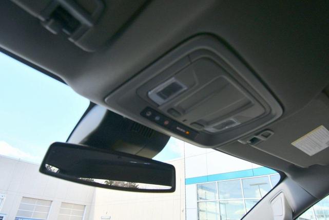 Photo of 2023 Summit White GMC Sierra 1500
