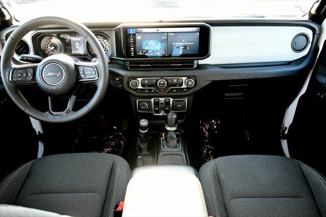 Photo of 2024 Bright White Clearcoat Jeep Wrangler