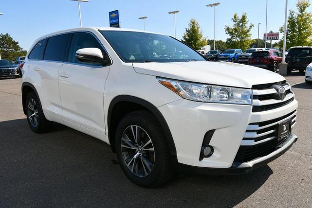 Photo of 2017 Blizzard Pearl Toyota Highlander