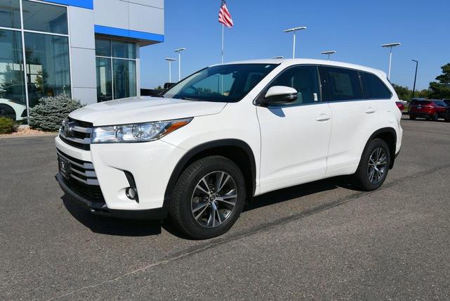 Photo of 2017 Blizzard Pearl Toyota Highlander