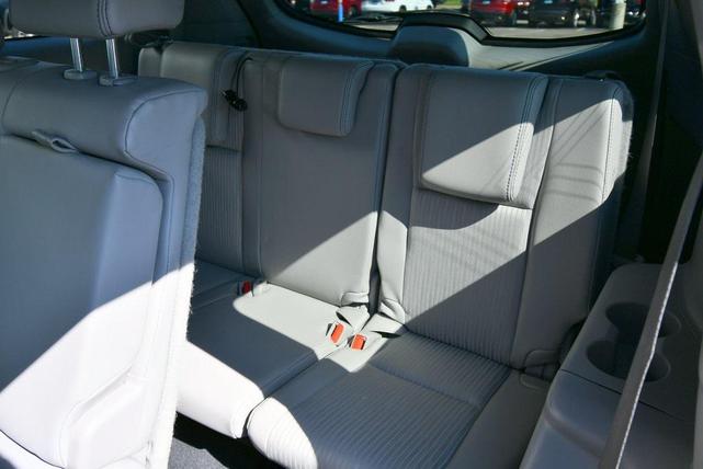 Photo of 2017 Blizzard Pearl Toyota Highlander