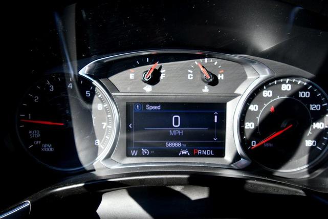 Photo of 2022 Silver Ice Metallic Chevrolet Equinox
