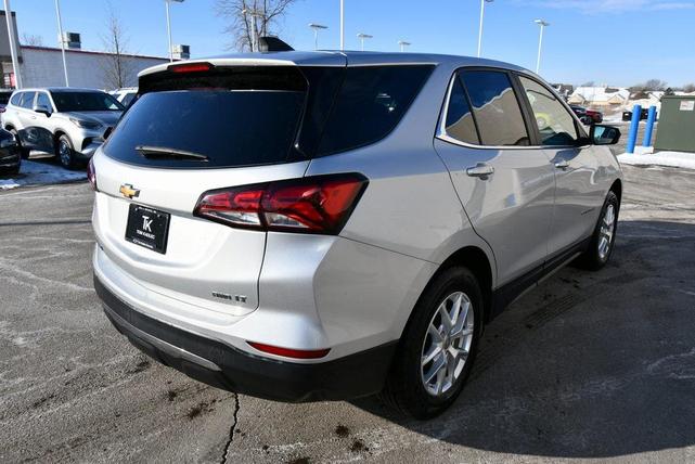 Photo of 2022 Silver Ice Metallic Chevrolet Equinox